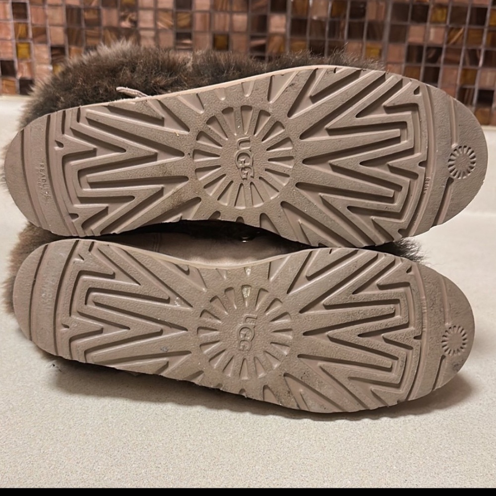 Uggs - Picture 5 of 5